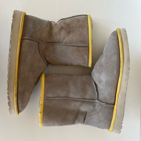 Ugg Classic Short II Limited Edition Grey with Yellow Piping Winter Boots, 10 - Picture 6 of 13